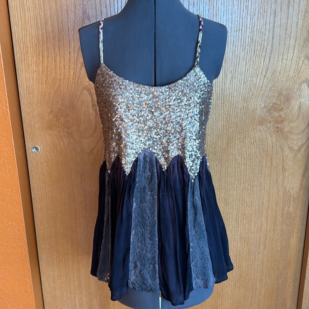 Gimmicks by BKE Sequined Tank